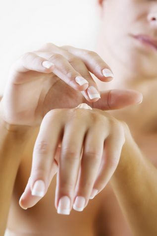 Как ухаживать сухой кожи рук
